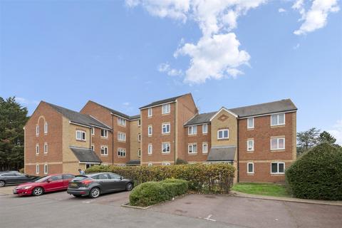 1 bedroom flat for sale, Burket Close, Southall UB2
