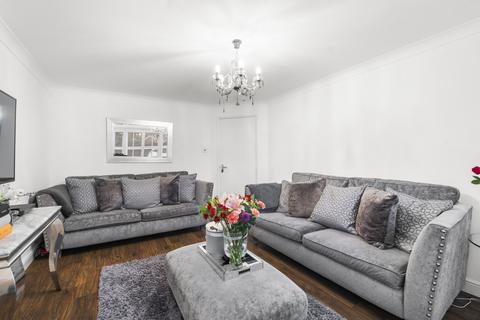 3 bedroom detached house for sale, Doulton Close, Essex CM17