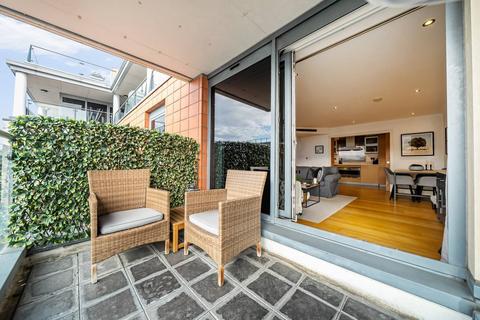 2 bedroom flat for sale, Fountain House, Imperial Wharf, London, SW6