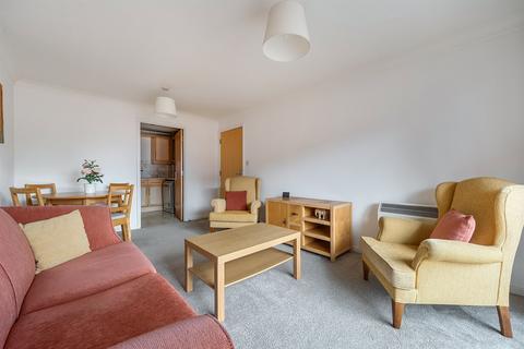 2 bedroom apartment to rent, Quadrant Court, Jubilee Square, Reading, RG1