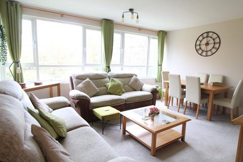 2 bedroom flat for sale, Fair Acres, Bromley, BR2