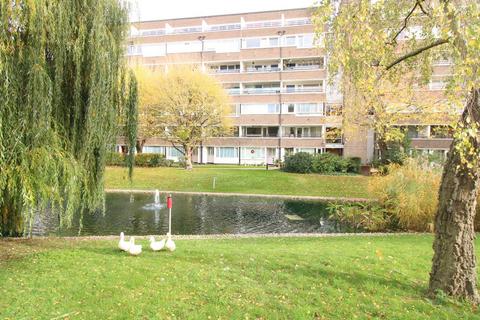 2 bedroom flat for sale, Fair Acres, Bromley, BR2