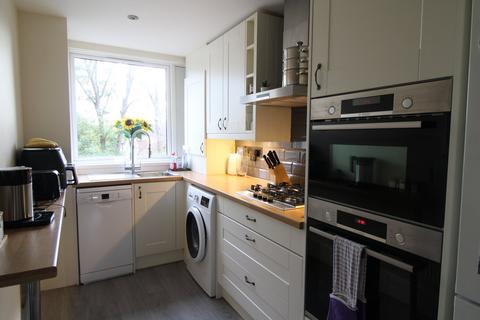 2 bedroom flat for sale, Fair Acres, Bromley, BR2