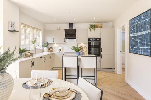 Broadstone Crescent, Braeburn Fields, Crowborough, East Sussex