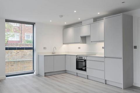 St. James Road, Sutton SM1