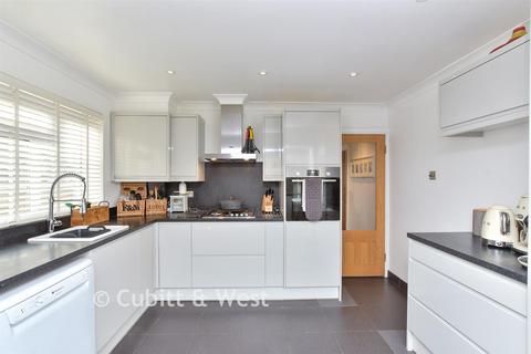 4 bedroom chalet for sale, Pitt Gardens, Brighton BN2