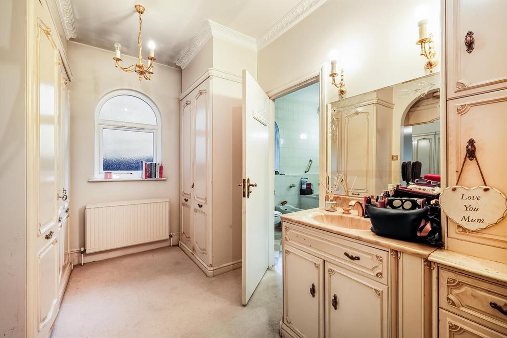En suite bedroom, en suite