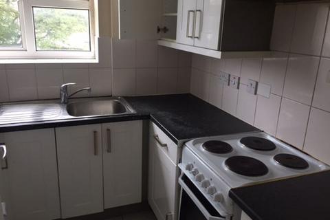 2 bedroom flat to rent, Great West Road, Parkland Ct Hounslow TW4