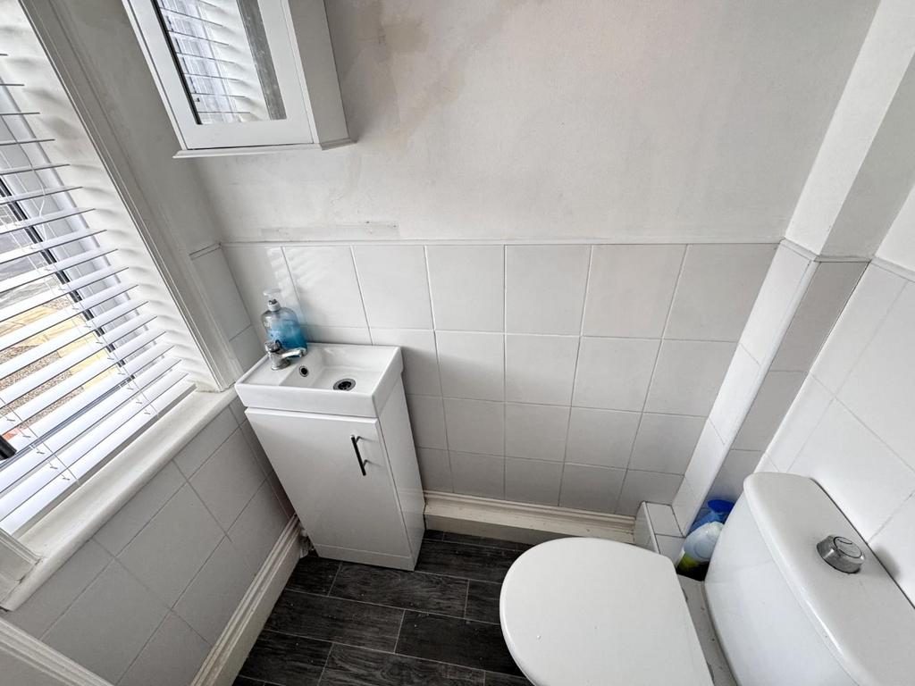 En suite wash room
