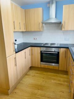2 bedroom terraced house to rent, Casey Close, GL1
