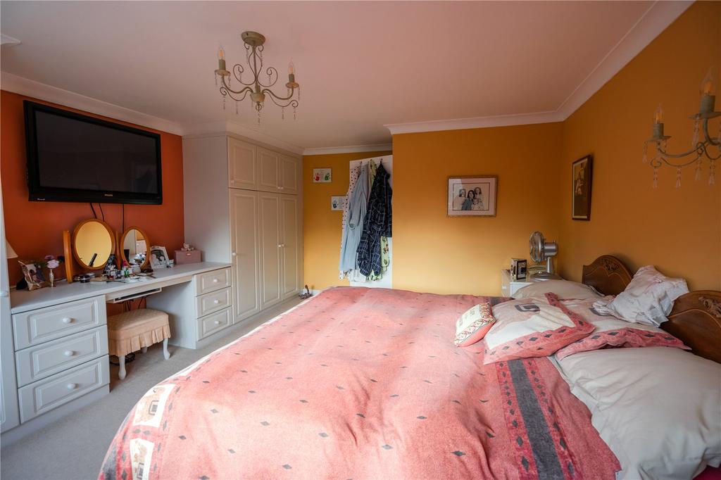 Bedroom 1 (2)