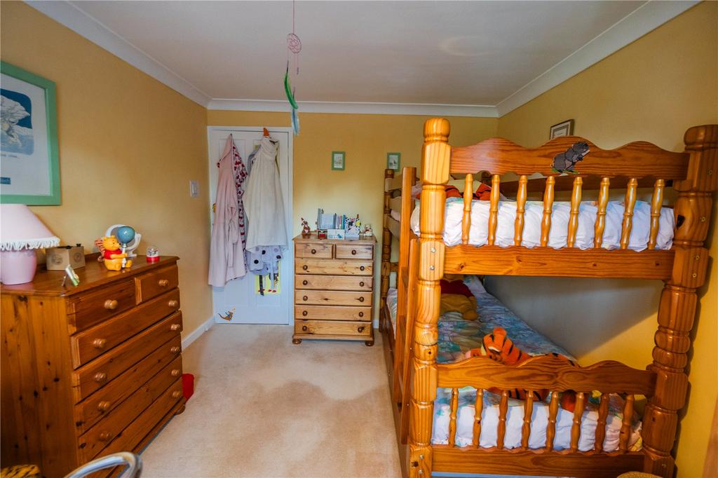 Bedroom 6 (2)