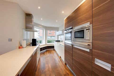 2 bedroom apartment to rent, Poseidon Court, Homer Drive, E14