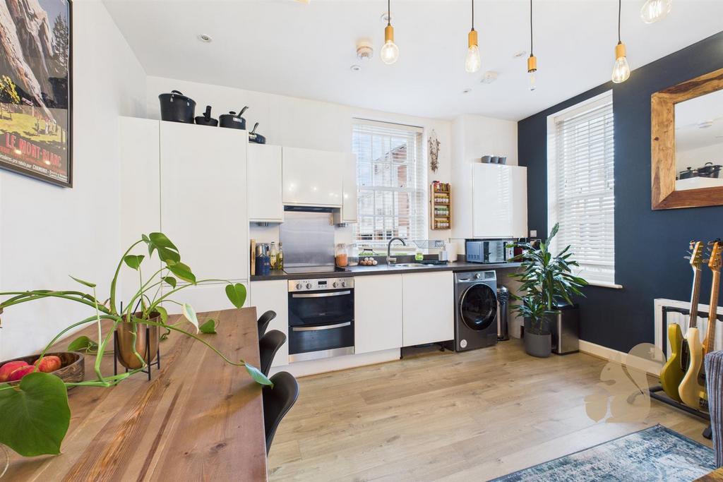 CAM04604 G0-PR0069-STILL015.jpg