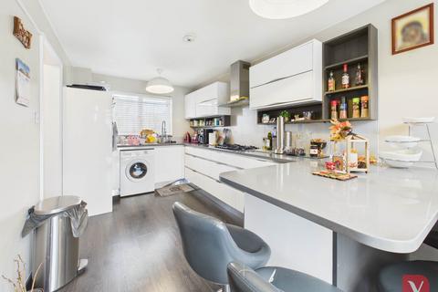 undefined, Petersfield Gardens, Luton LU3