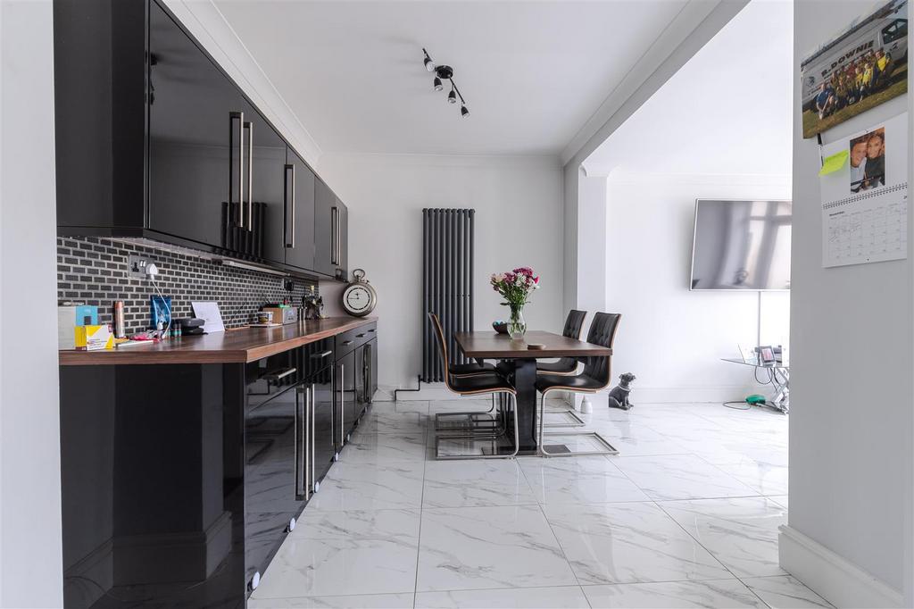 Kitchen diner