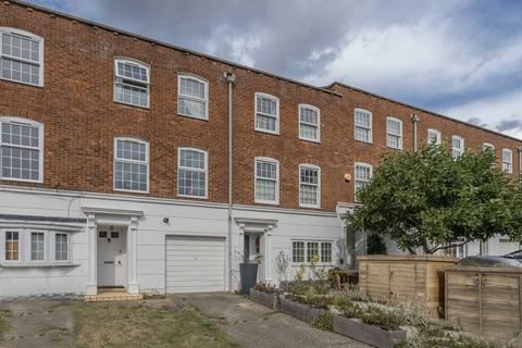 undefined, Regal Close, London W5