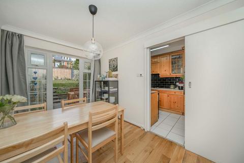 undefined, Regal Close, London W5