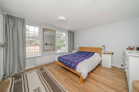 undefined, Regal Close, London W5