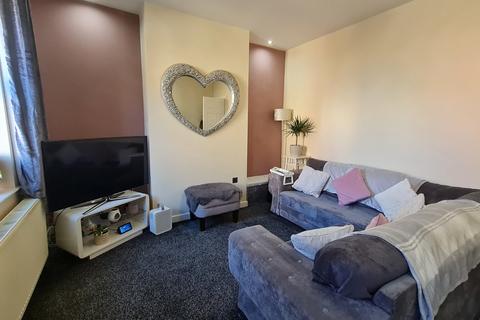 2 bedroom terraced house to rent, Dobie Street, Barnsley, South Yorkshire, S70