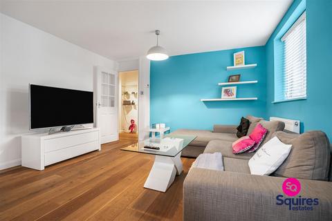 2 bedroom flat for sale, Rowlands Close, Mill Hill
