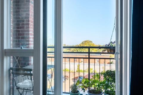 1 bedroom flat for sale, Fellowes Rise, Winchester, Hampshire, SO22