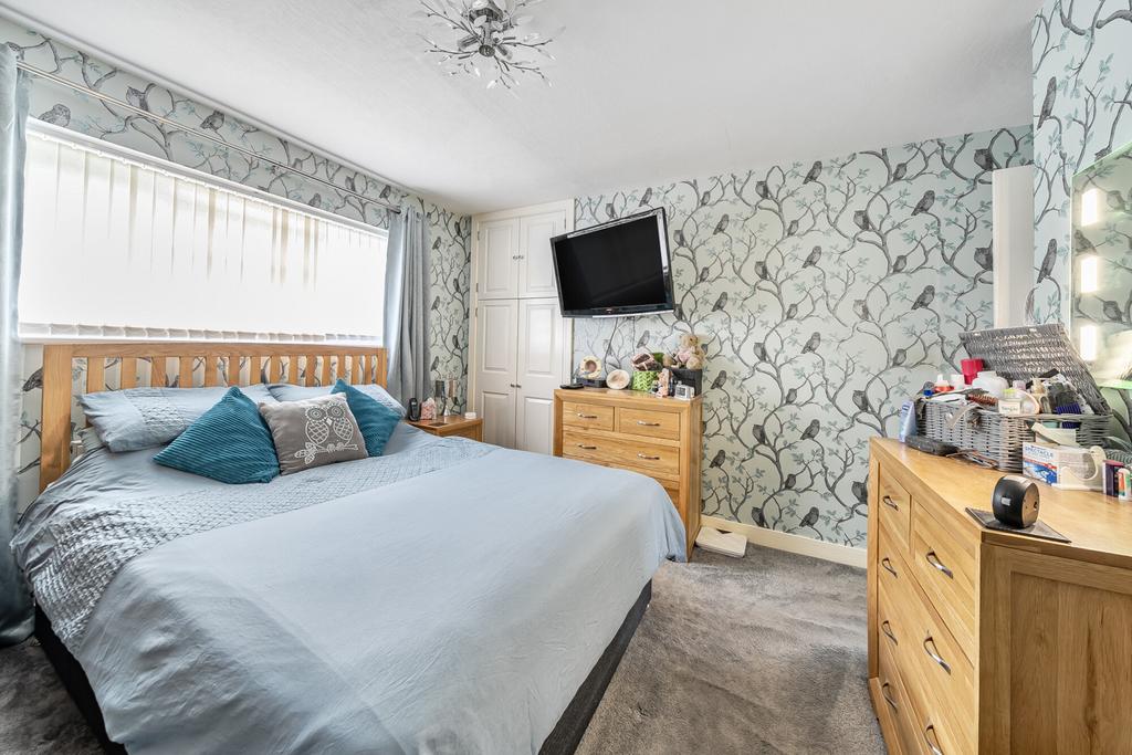 1329698-5-68824bb...