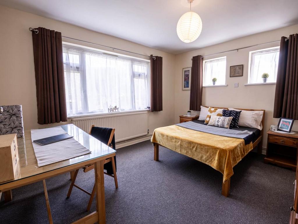 71beaconsfieldflat1-