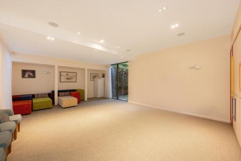 85138 house goodyers gardens london greater londo