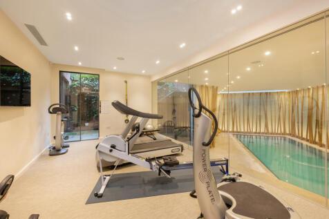 85138 house goodyers gardens london greater londo