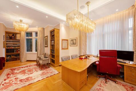 85138 house goodyers gardens london greater londo