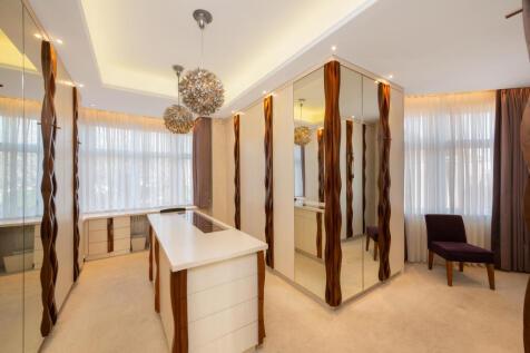 85138 house goodyers gardens london greater londo