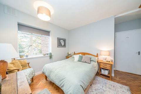 undefined, Cambridge Park, East Twickenham TW1