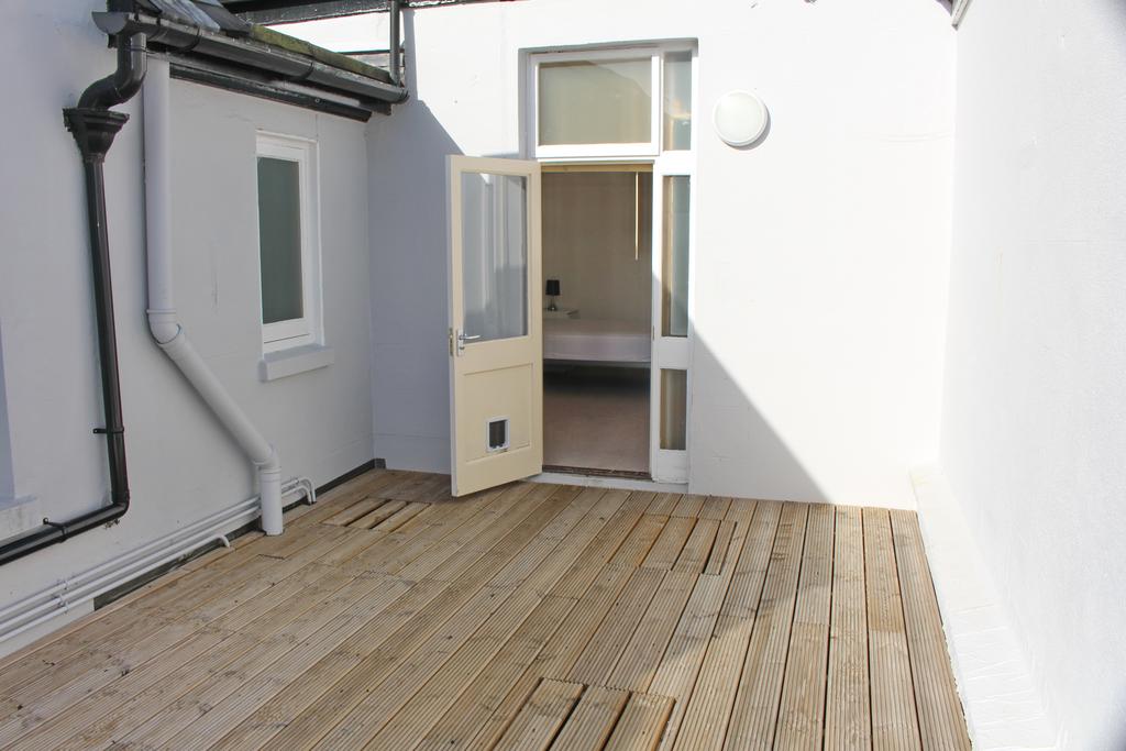 Flat 3 Terrace 2 T202511111023.jpg