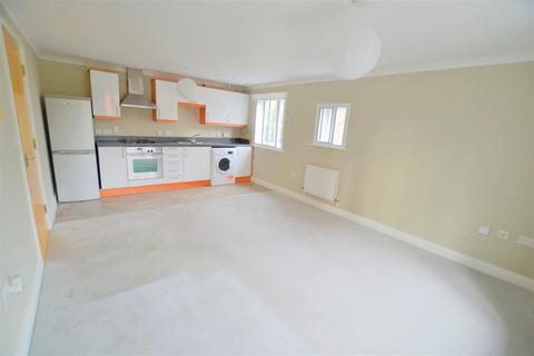 2 bedroom ground floor flat for sale, North Drive, Hatfield