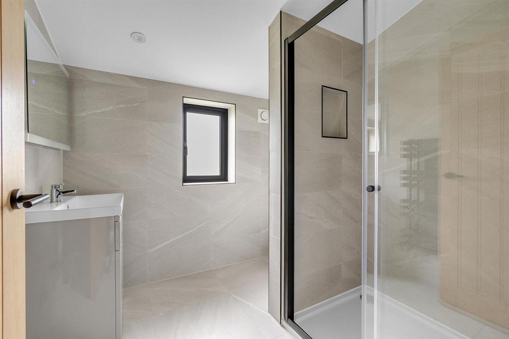 Bedroom 1 en suite