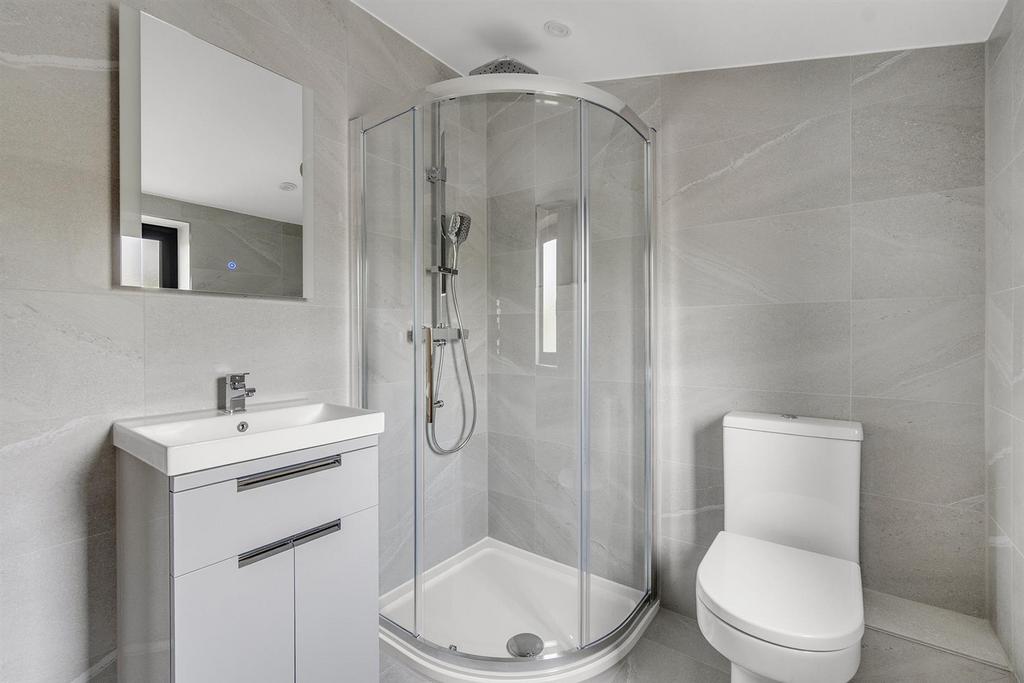 Bedroom 2 en suite