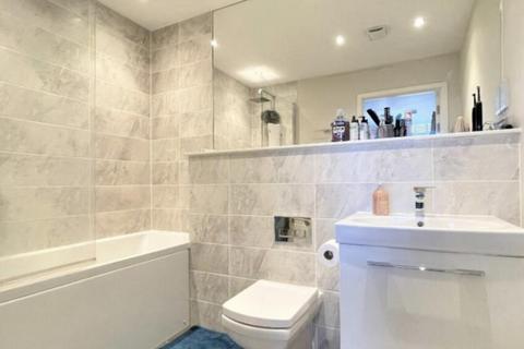 1 bedroom flat for sale, Arodene House, Perth Road, Ilford, IG2 6FL