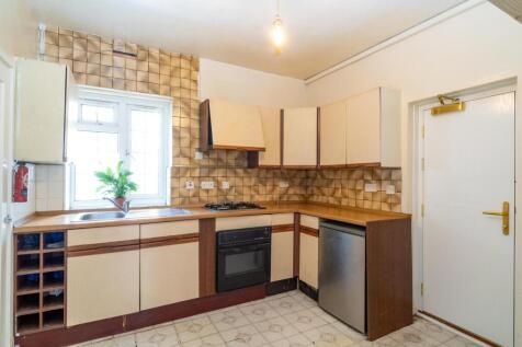85138 flat burnham court brent street hendon lond