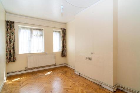 85138 flat burnham court brent street hendon lond
