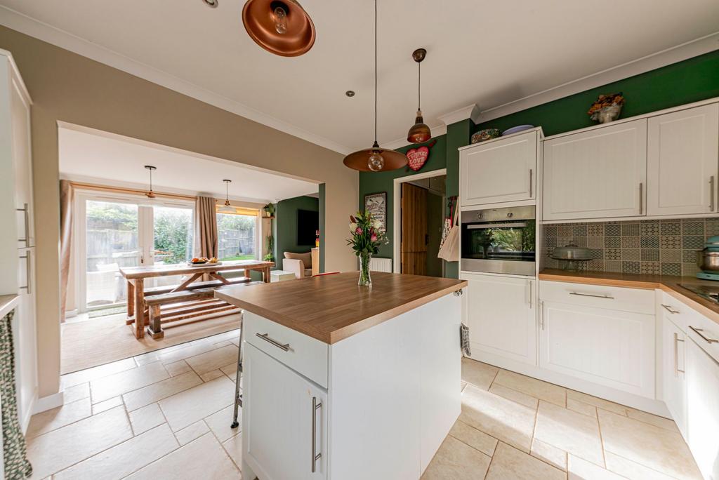 Kitchen/Dining Room (1)