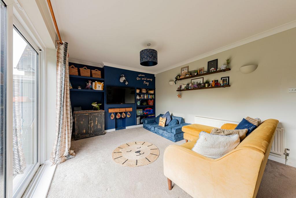 Living Room (2)