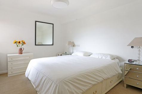 85138 house heathside corner finchley road and we