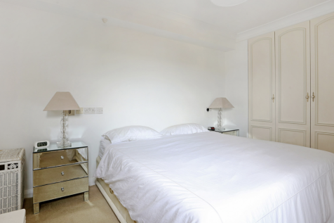85138 house heathside corner finchley road and we