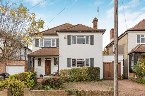 5 bedroom detached house for sale, Bluebridge Avenue, Brookmans Park, AL9