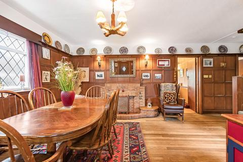5 bedroom detached house for sale, Bluebridge Avenue, Brookmans Park, AL9