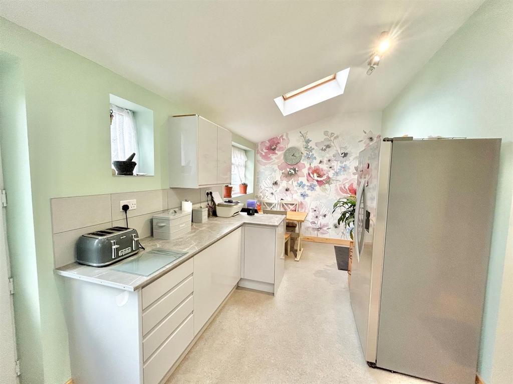 Kitchen 3.jpg