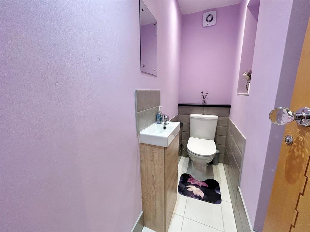 Downstairs WC.jpg