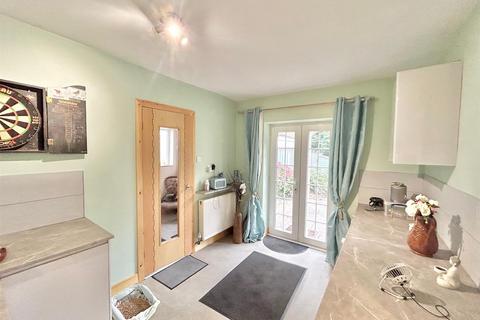 3 bedroom semi-detached house for sale, South Avenue, Hope Carr, Leigh