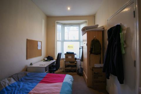 5 bedroom terraced house to rent, Harrow Road, Birmingham B29
